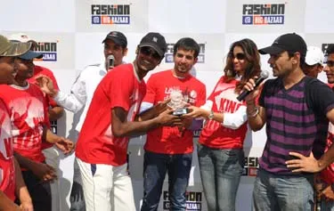 Fashion@Big Bazaar Organizes Cricket Day