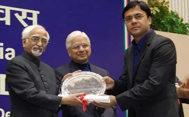 Zee News gets National Award for 'Aapka Vote Aapki Taqat'