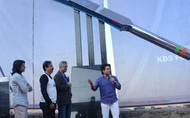 Network18 unveils gigantic ‘Bat of Honour’ for Sachin Tendulkar
