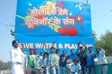 Uninor goes outdoor to save water on Holi