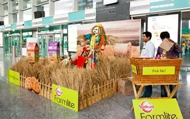 JCDecaux delivers ‘Farmlite’ delight at airport