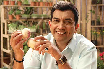 Discovery Communications takes majority stake in Chef Sanjeev Kapoor’s cuisine network, FoodFood