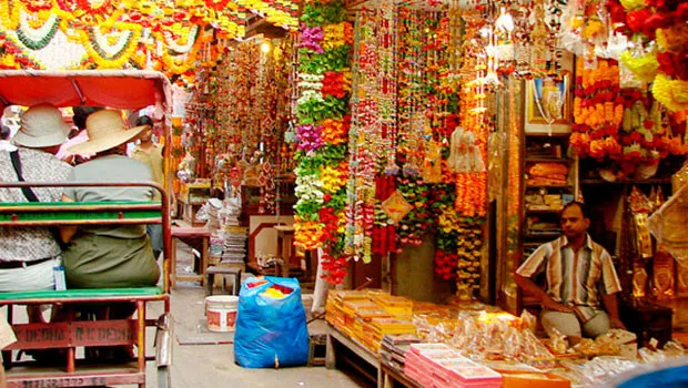 Retailers see 35-40% decline in festival business, all hopes now on Dhanteras
