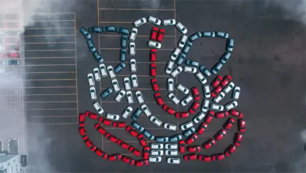 Jeep India celebrates Utsav with 162 feet long, 185 feet wide, Ganesha made of 122 Jeep Compass SUVs