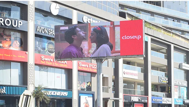 Closeup partners with Times OOH to launch a digital billboard campaign in Ahmedabad
